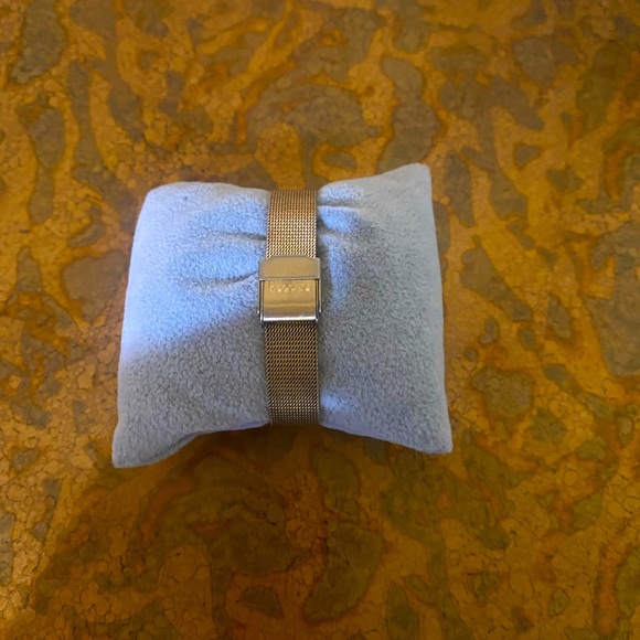 Skagen 107SGGD Gold Tone White Dial Swarovski Crystal Classic - Picture 6 of 7